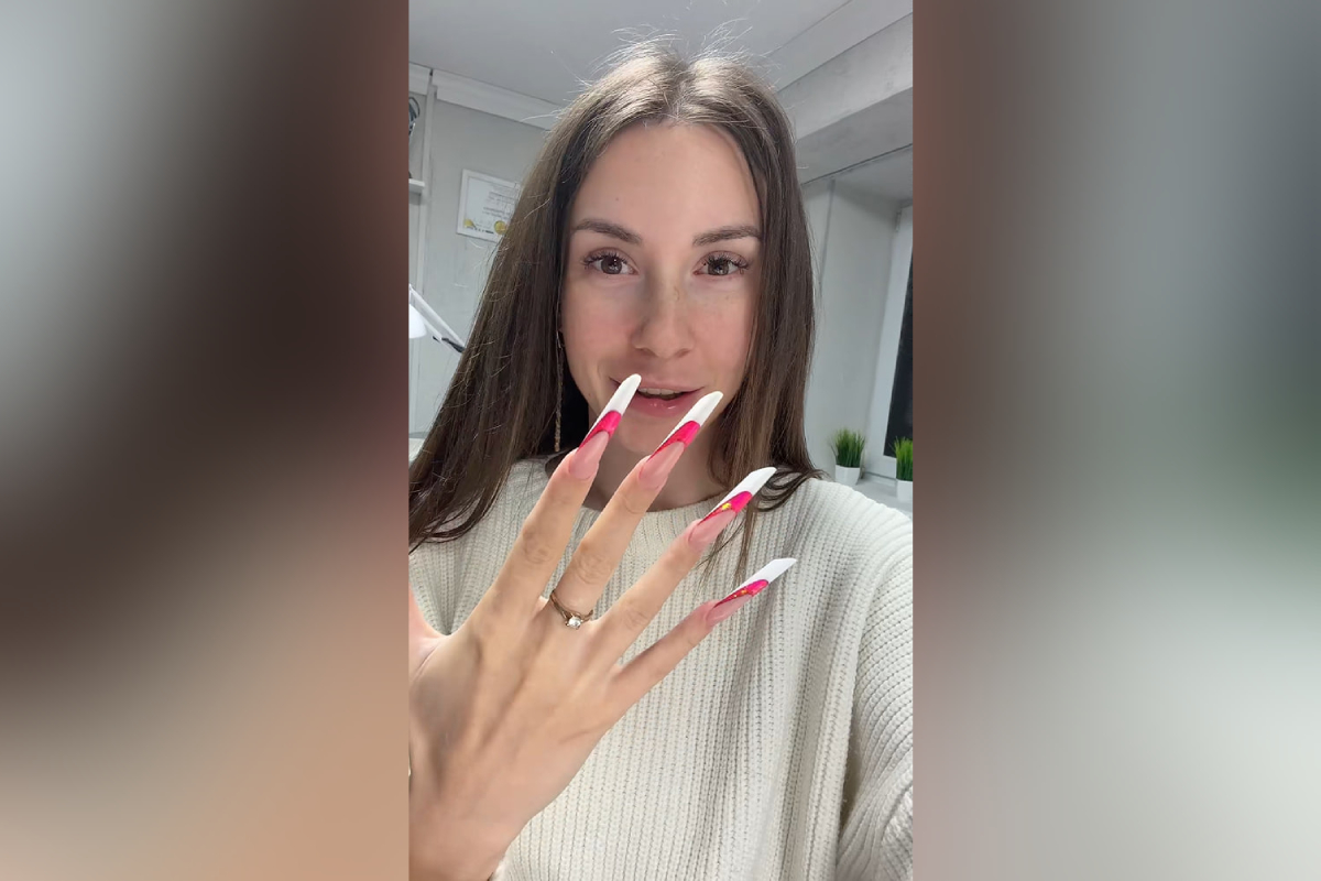 Анна и ее новый маникюр, октябрь 2026-го. Скриншот: TikTok @savitskaya_life1