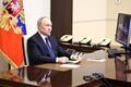 Владимир Путин в ходе встречи с начальником Генштаба ВС РФ Валерием Герасимовым 26 апреля 2025 года. Фото: kremlin.ru