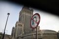 Вид на варшавский Дворец культуры и науки из окна автомобиля кортежа Светланы Тихановской. Варшава, Польша, 8 января 2024 года. Фото: "Зеркало"