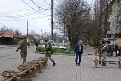 Российские военные на улицах оккупированного мелитополя. Фото предоставлено собеседницей