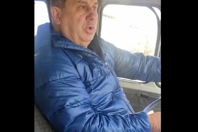Начальник ростовского МЧС за рулем угнанного пожарного автомобиля. Апрель 2024 года. Скриншот видео: t.me/ENews112