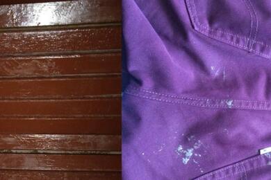 Штаны с пятнами краски от лавочки. Март 2024 года. Фото: onliner.by