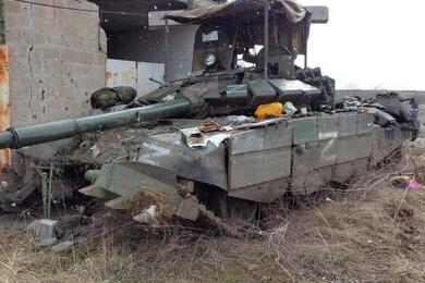 Российский танк, уничтоженный ВСУ в районе Мариуполя. Фото: Mvs.gov.ua, CC BY 4.0, commons.wikimedia.org
