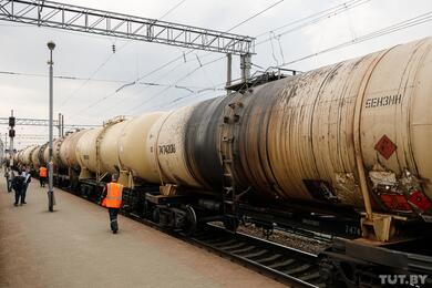 В Беларуси будут возить еще больше грузов в Санкт-Петербург и Китай — даже укрепили железнодорожные пути