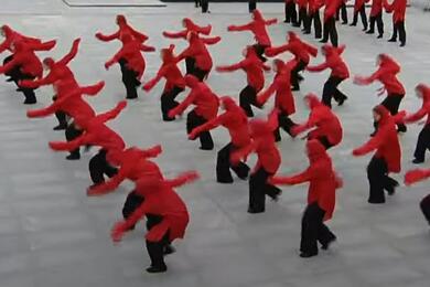 Танцоры на концерте ко Дню Победы. 9 мая 2024 года. Фото: телеграм-канал КрысолOFF