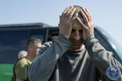 Украинский военнослужащий, освобожденный в результате обмена 6 июля 2023 года. Фото: Координационный штаб по вопросам обращения с военнопленными