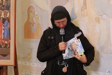 Монахиня Агапия на сестрическом собрании минского Свято-Елисаветинского монастыря, сентябрь 2023 года. Скриншот: YouTube / Свято-Eлисаветинский монастырь
