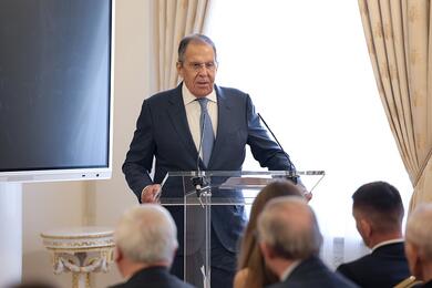 Сергей Лавров выступает перед выпускниками вузов. Фото: МИД РФ
