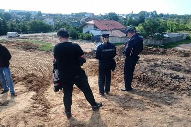 Земляные работы в Дзержинске, где два года назад были найдены останки более сотни человек. Фото: "Узвышша"