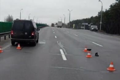 На МКАД Volkswagen сбил перебегавшего дорогу мужчину