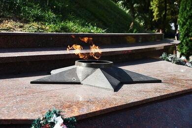 Вечный огонь на Кургане Славы в Гомеле. Фото: "Белка"