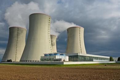 Атомная электростанция. Фото: Lukáš Lehotský, Unsplash, использовано в качестве иллюстрации