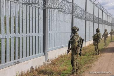 Во время визита президента Польши Анджея Дуды на границу с Беларусью, 4 июля 2025 года. Фото: prezydent.pl