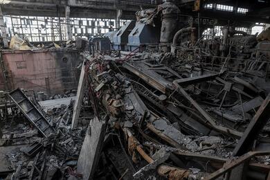 Вид на теплоэлектростанцию, поврежденную в результате недавнего российского ракетного удара, в неназваном месте на территории Украины, 8 апреля 2024 года. Фото: Reuters