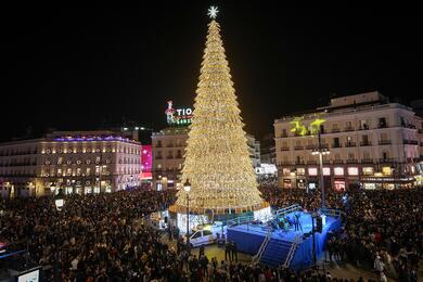 Рождественская елка на площади Пуэрта-дель-Соль в Мадриде, Испания, 23 ноября 2023 года. Фото: Reuters