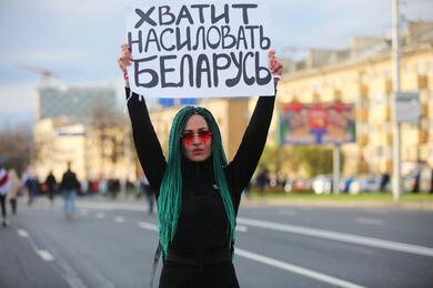 Диана во время одной из акций протеста, Минск, осень 2020-го. Фото: Reuters