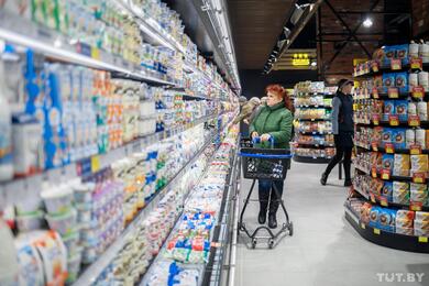 Беларусь снова увеличила экспортные цены на молочку. Подорожание затронуло «дружественную» страну