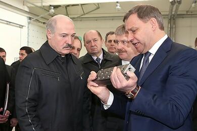 Александр Шакутин (справа). Фото: president.gov.by