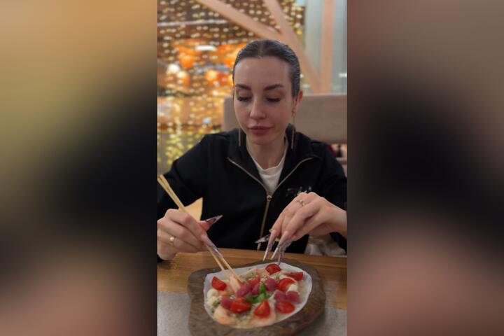 Анна и ее эффектный маникюр, Минск, сентябрь 2026-го. Скриншот: TikTok @savitskaya_life1
