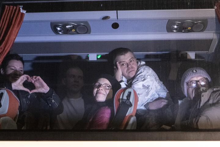 Освобожденные беларусские политзаключенные в Варшаве, Польша, 18 декабря 2025 года. Фото: «Зеркало»