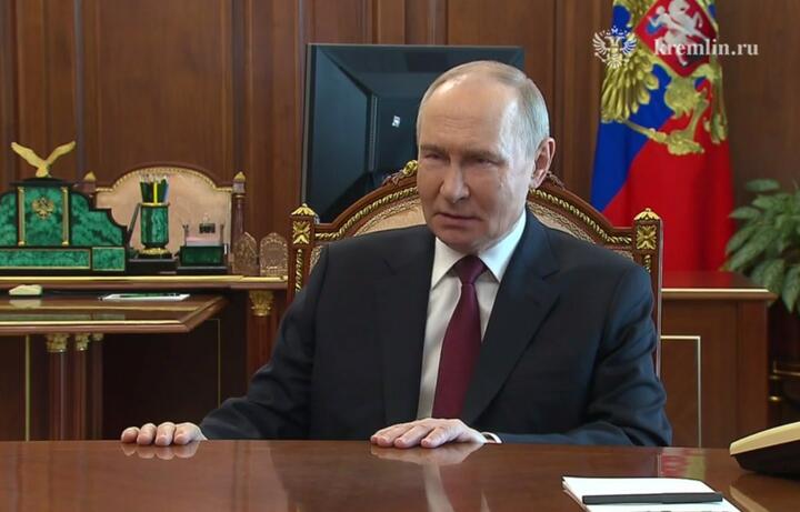 Владимир Путин на встрече с Валерием Герасимовым 19 апреля 2025 года. Скриншот видео пресс-службы Кремля