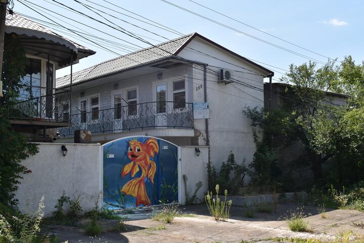 Улочки Затоки. Украина, август 2024 года. Фото: Алесь Минов "Зеркало" Улочки Затоки. Украина, август 2024 года. Фото: Алесь Минов "Зеркало"