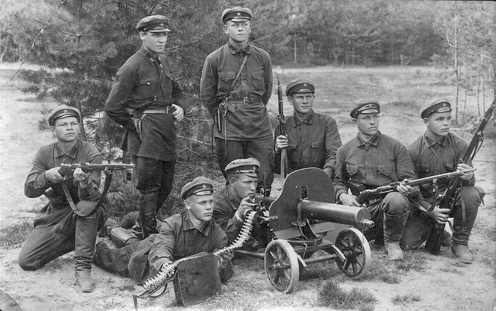 Командиры и бойцы Красной армии в 1930 году. Фото: commons.wikimedia.org