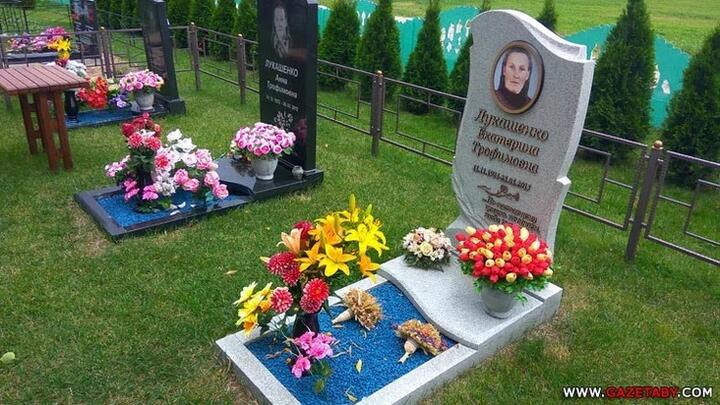 Могила Екатерины Лукашенко, матери Александра Лукашенко. 2017 год. Фото: gazetaby.com