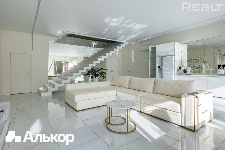 Коттедж на улице Освейской в Минске. Фото: realt.by