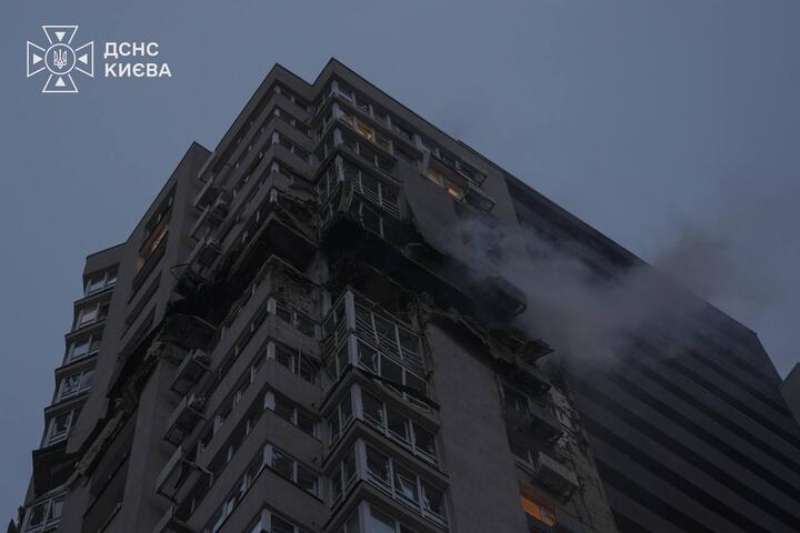 Киев после российской атаки 21 октября 2026 года. Фото: Госслужба Украины по чрезвычайным ситуациям