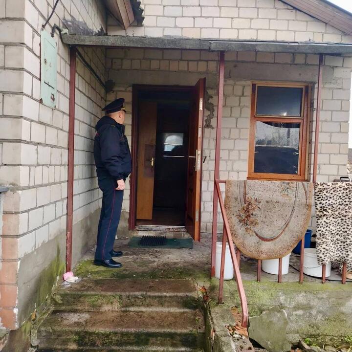 Принудительное выселение в Гомельском районе. Фото: Главное управление юстиции Гомельского облисполкома