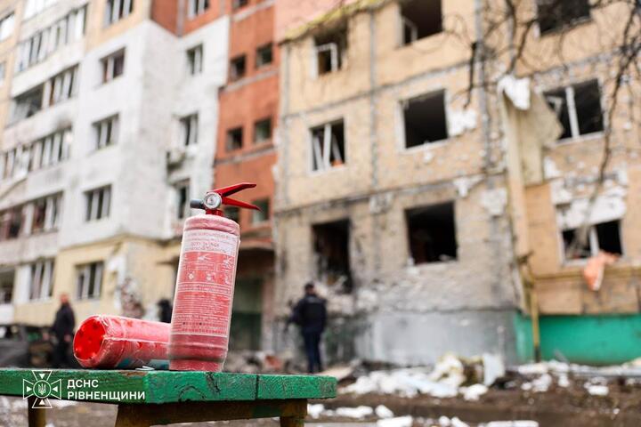 Последствия удара по Ровенской области, Украина, 16 октября 2026 года. Фото: ГСЧС Украины