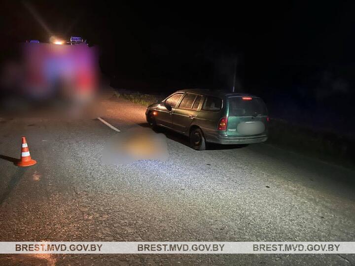 Мужчина погиб под колесами авто в Ивацевичском районе, 5 июня 2025 года. Фото: УВД Мужчина погиб под колесами авто в Ивацевичском районе, 5 июня 2025 года. Фото: УВД