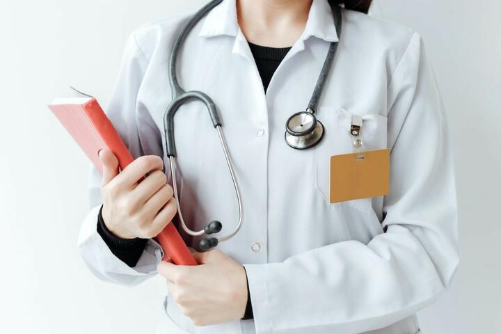 Женщина-доктор. Фото: Pixabay.com