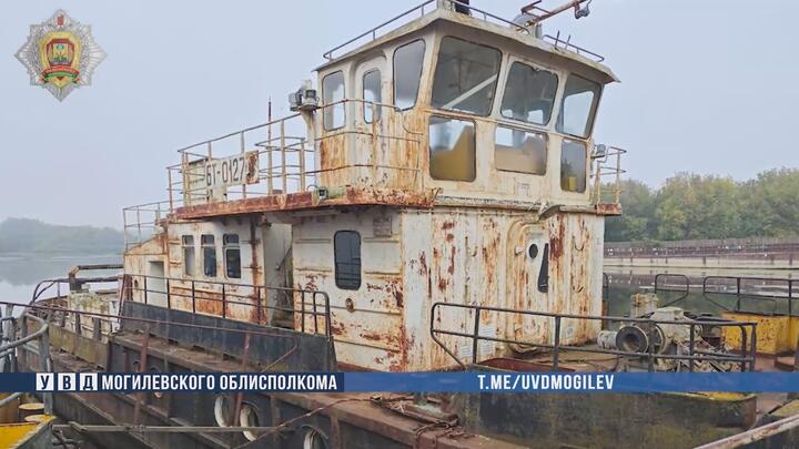 Теплоход в Могилеве. Скриншот видео УВД Могилевского облисполкома