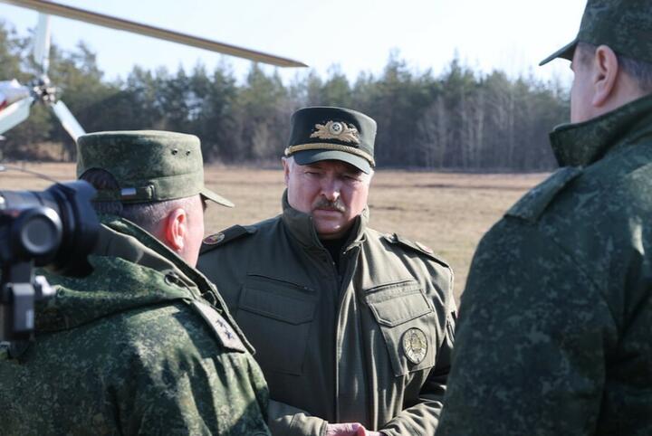 Александр Лукашенко во время рабочей поездки в Ошмянский район Гродненской области, 26 марта 2024 года. Фото: пресс-служба Лукашенко