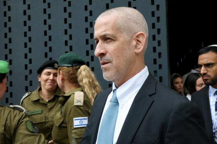 Глава «Шин Бет» Ронен Бар во время в церемонии на День памяти павших солдат в войнах Израиля и жертв нападений, на военном кладбище на горе Герцля в Иерусалиме, 13 мая 2024 года. Фото: GIL COHEN-MAGEN / Reuters