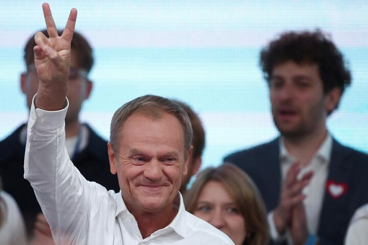 Дональд Туск доволен результатами экзитполов по выборам в парламент. Фото: Reuters