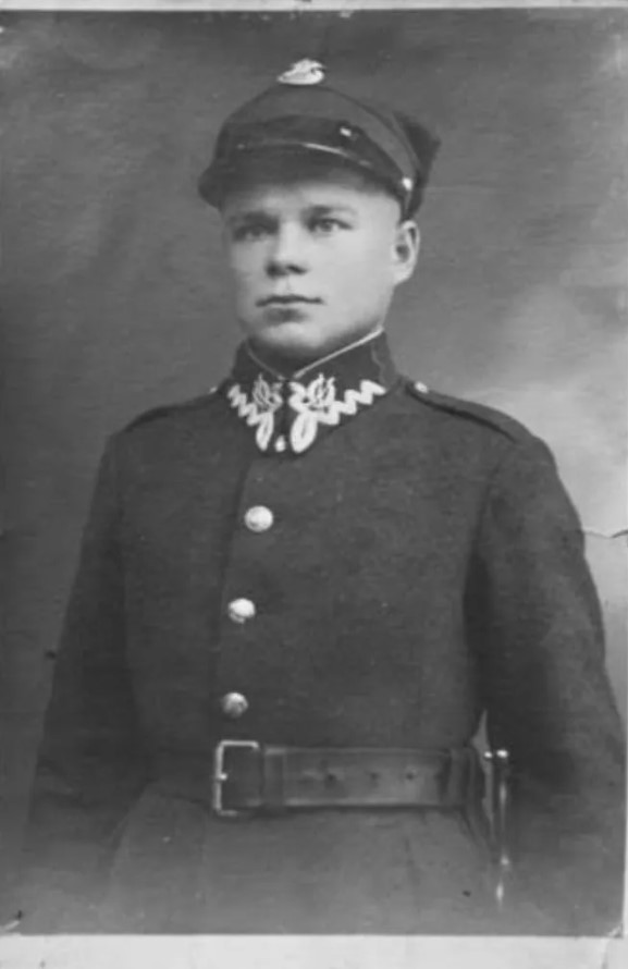 Войцех в польской армии, 1920-е годы. Фото сделано в Гродно. Архив семьи Романа